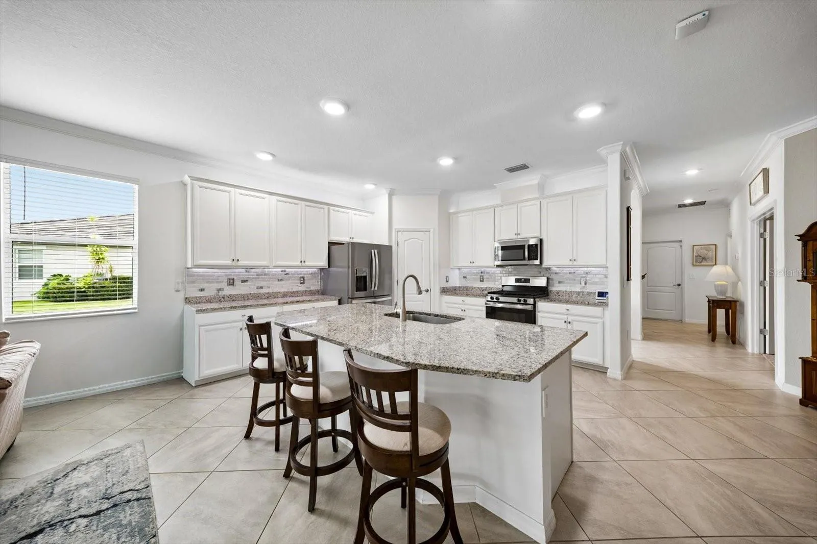 KITCHEN ISLAND