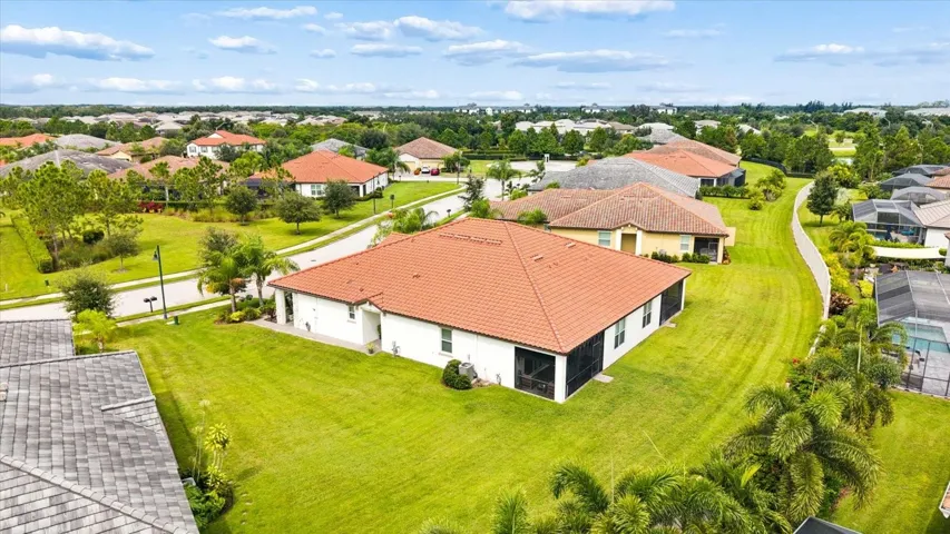 SPACIOUS YARD
