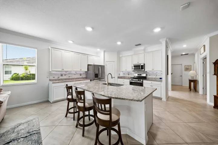 KITCHEN ISLAND
