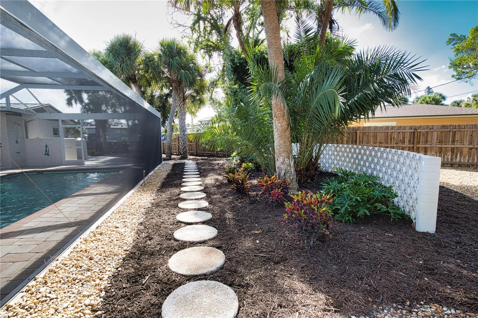 Stepping Stones to Large Backyard