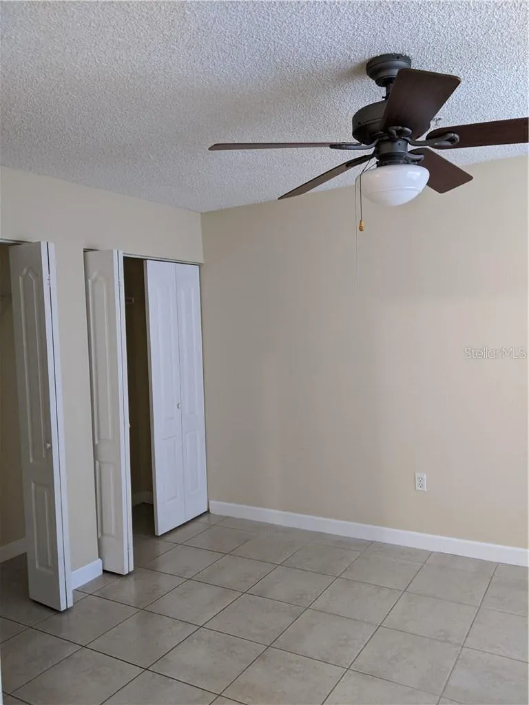 MASTER ROOM