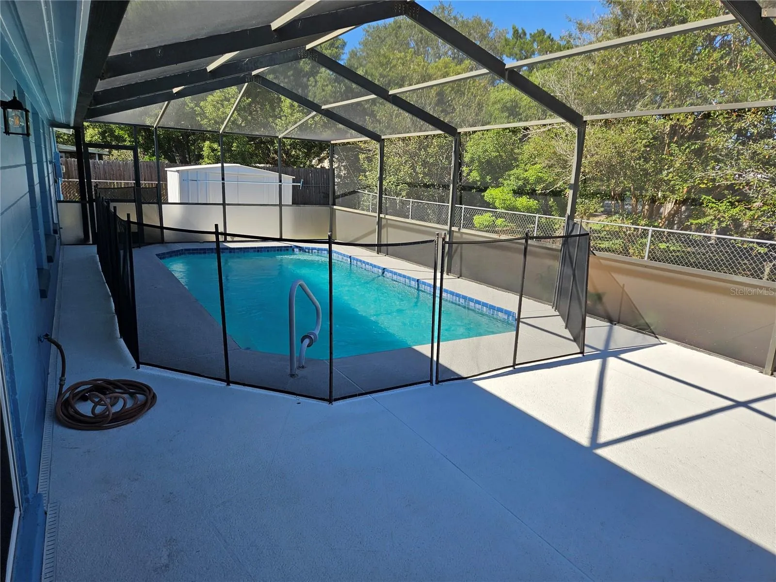 POOL WITH SCREEN ENCLOSURE