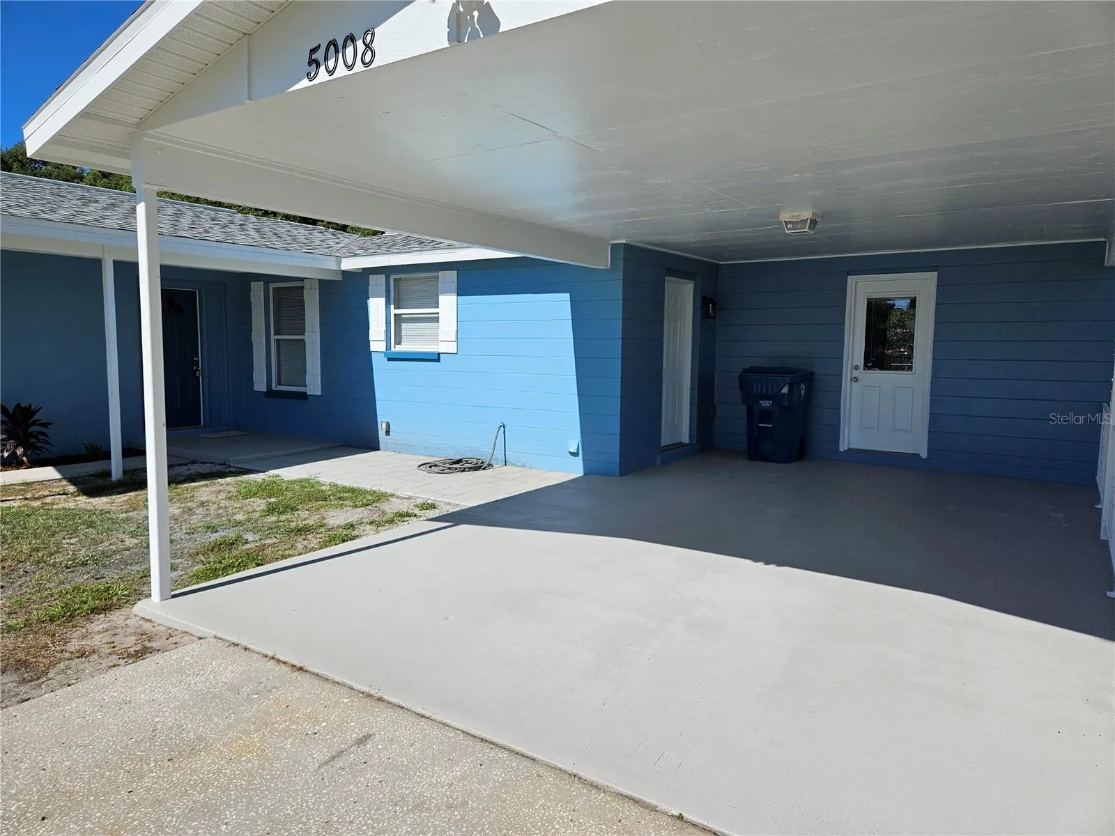 CARPORT
