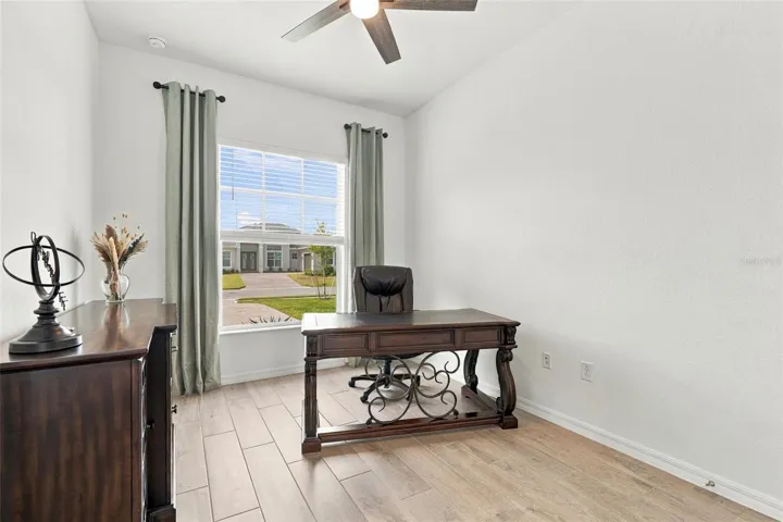 Den or 4th bedroom
