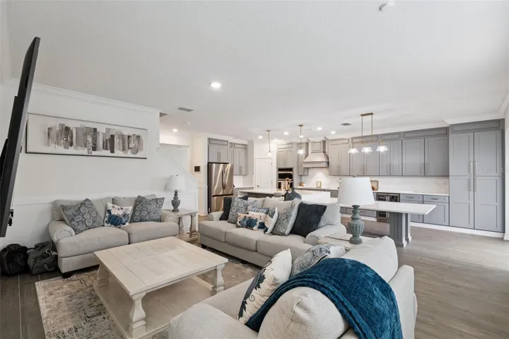 Open floor plan concept with a lot of natural light