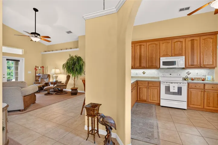 Entryway to kitchen