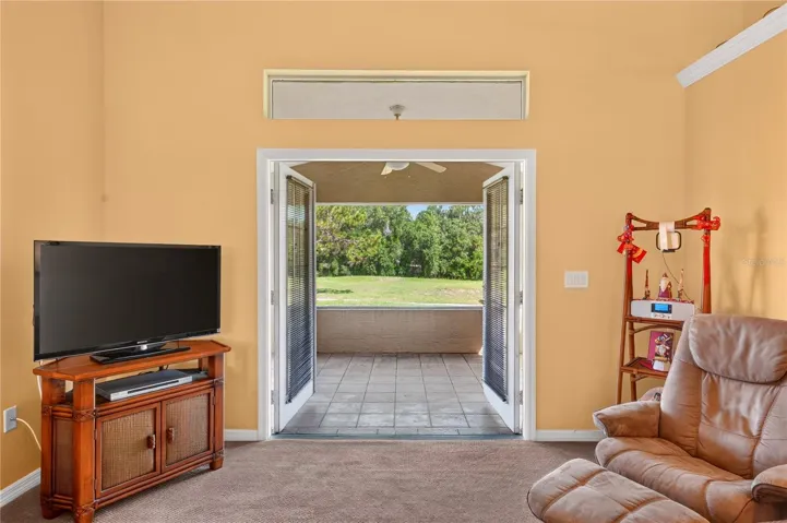 French doors to lanai