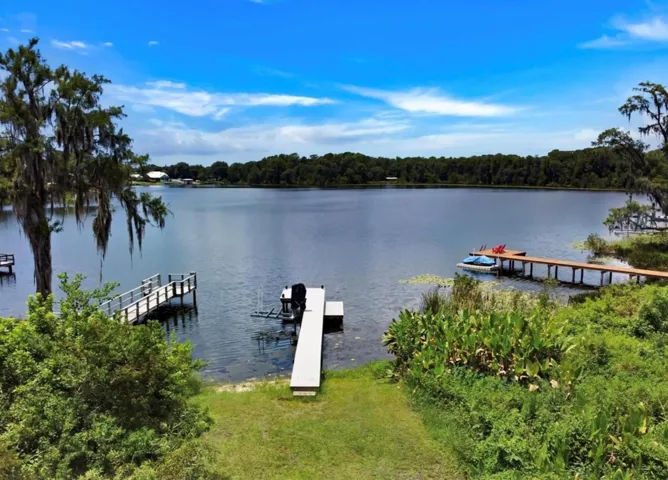 Dock with Davits &amp; Lift