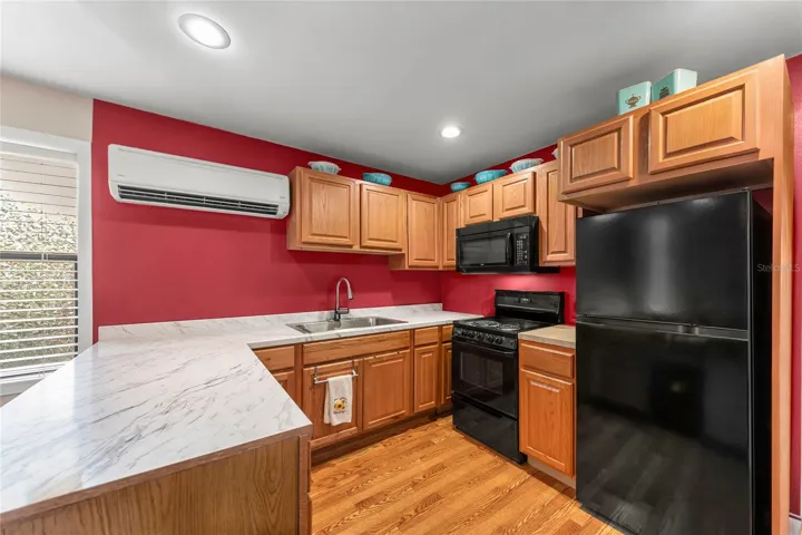 Apartment Full Kitchen