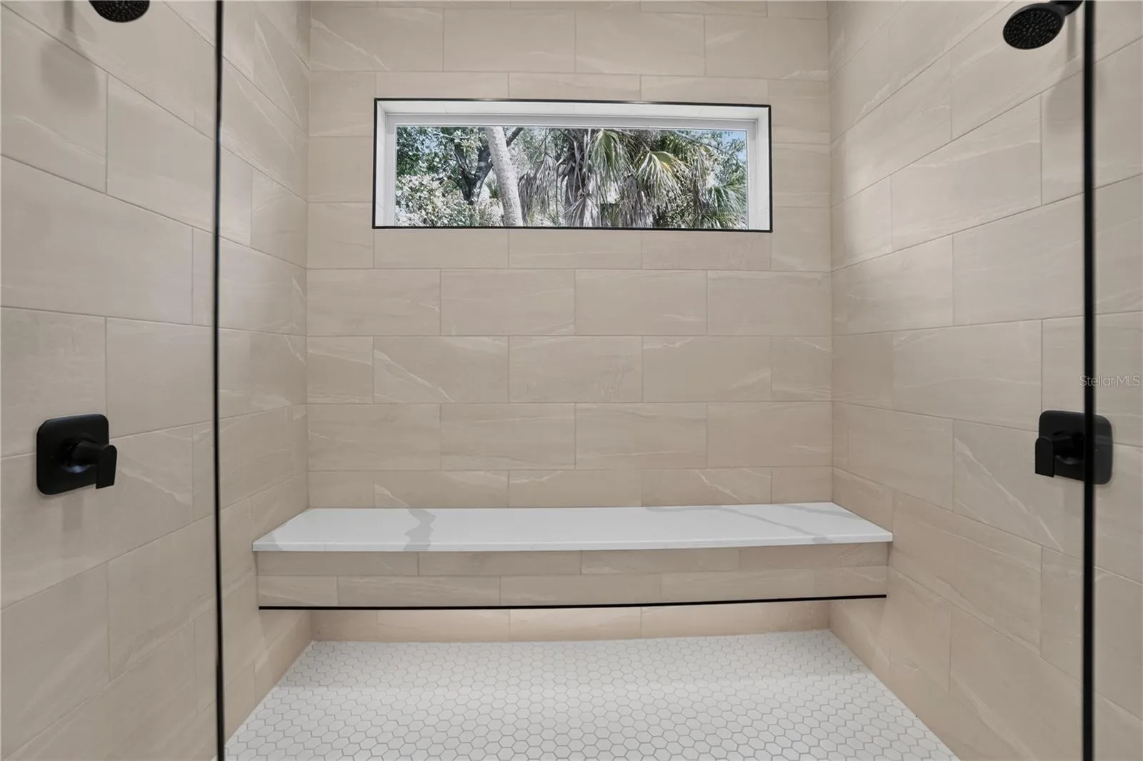 SPACIOUS SHOWER