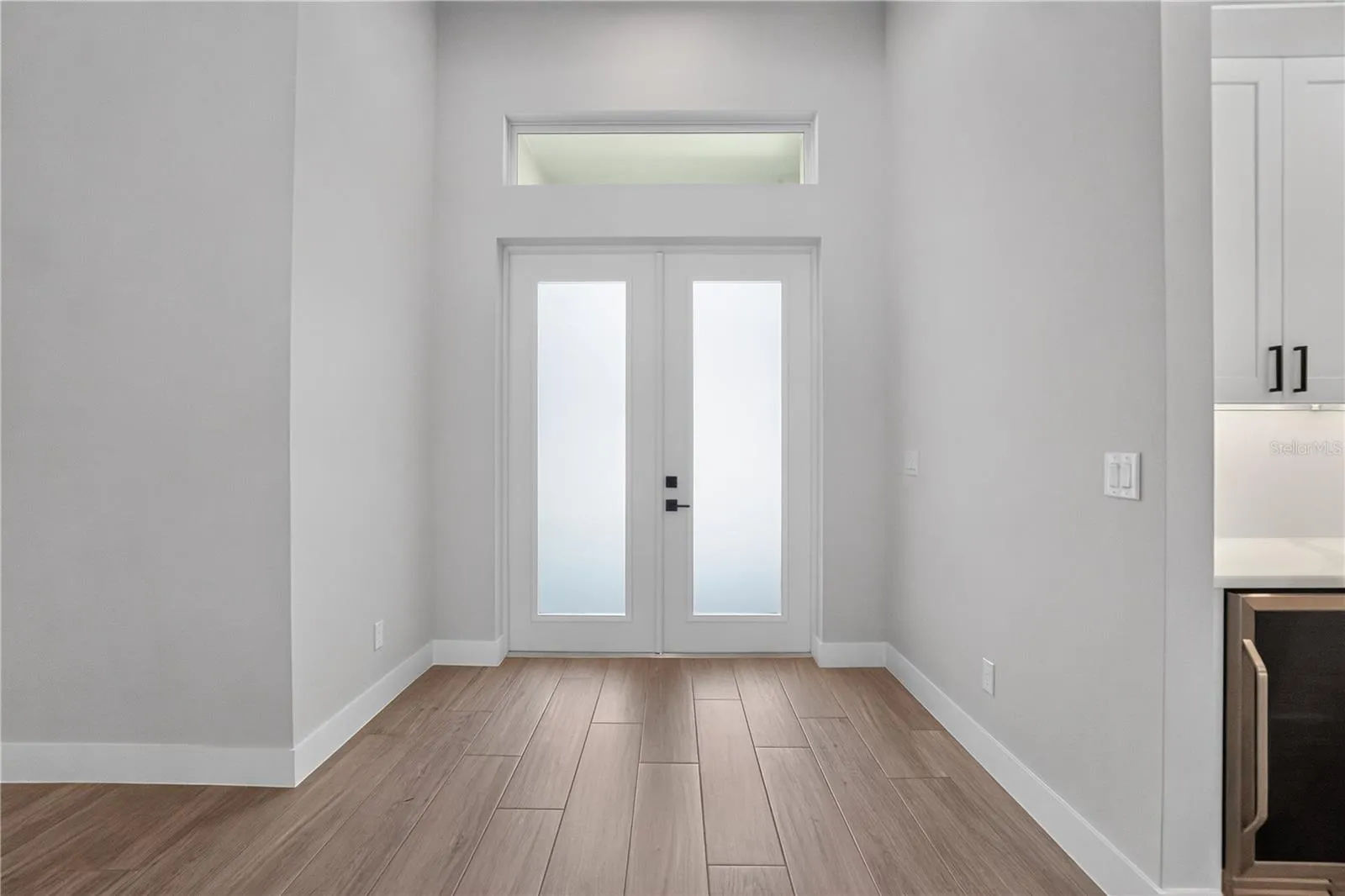 FOYER/ENTRANCE