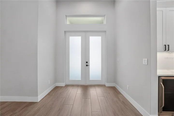 FOYER/ENTRANCE