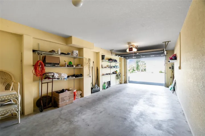 Tandem garage