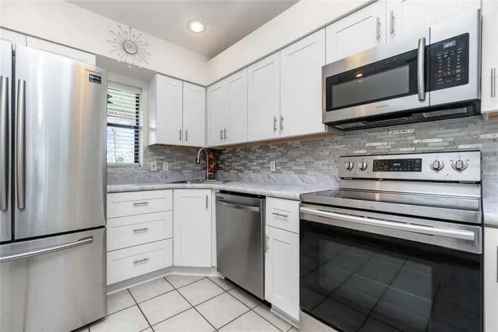 Pretty backsplash!