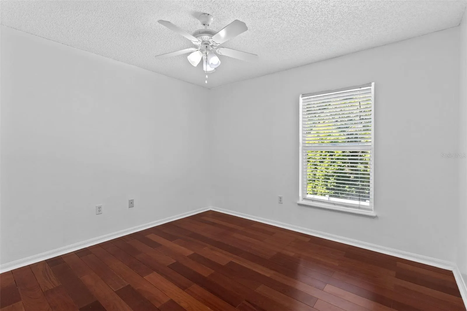 Upstairs Bedroom 2