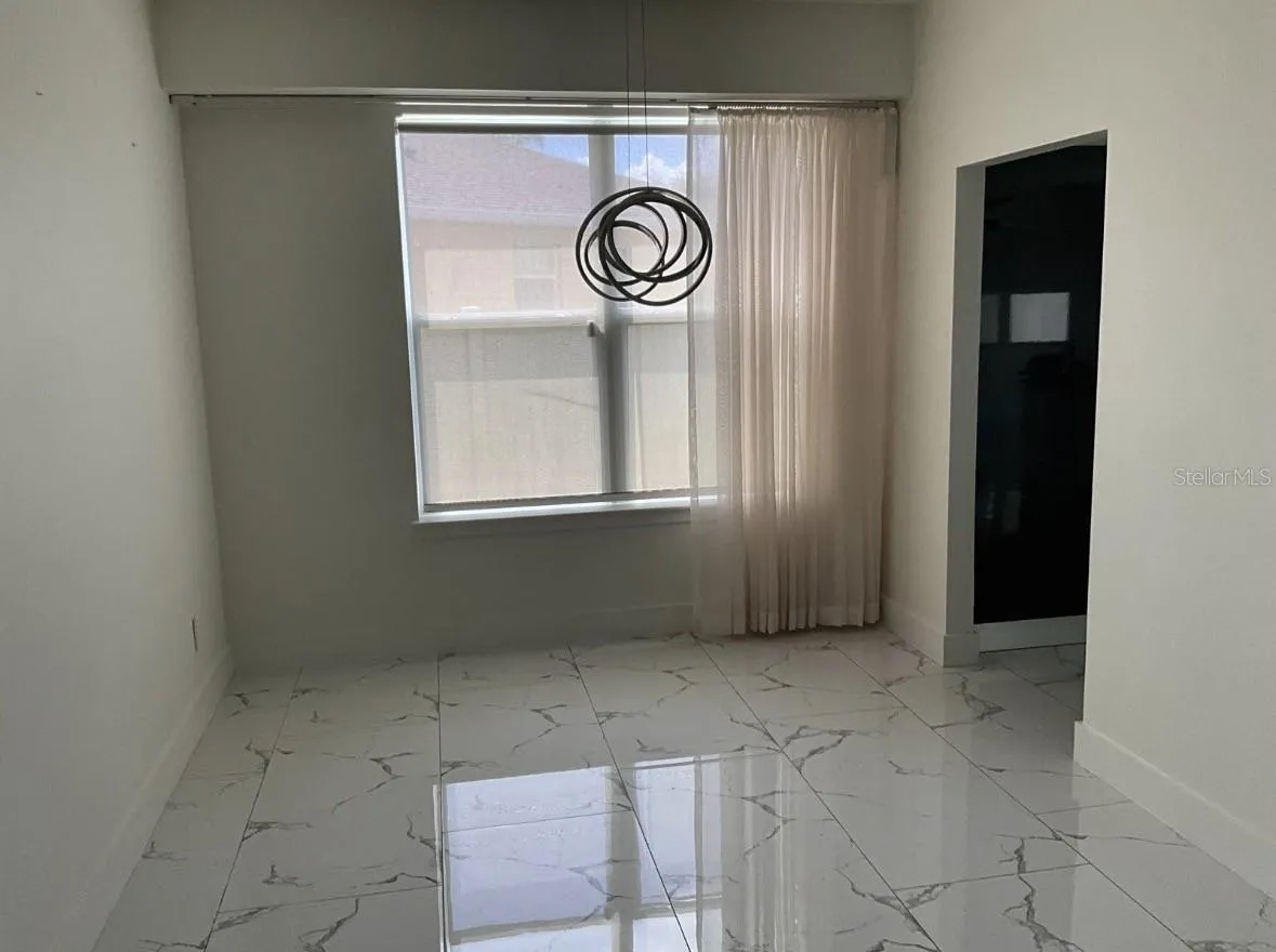 FORMAL DINNING ROOM