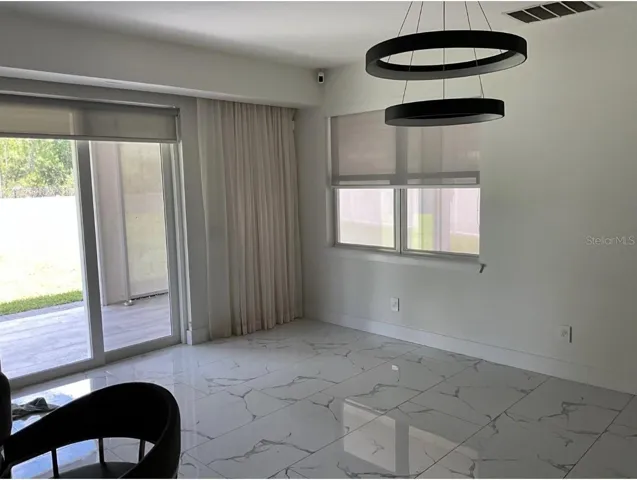 FAMILY ROOM/LIVING ROOM