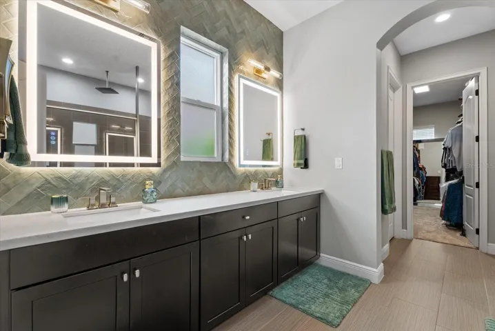 Primary en-suite