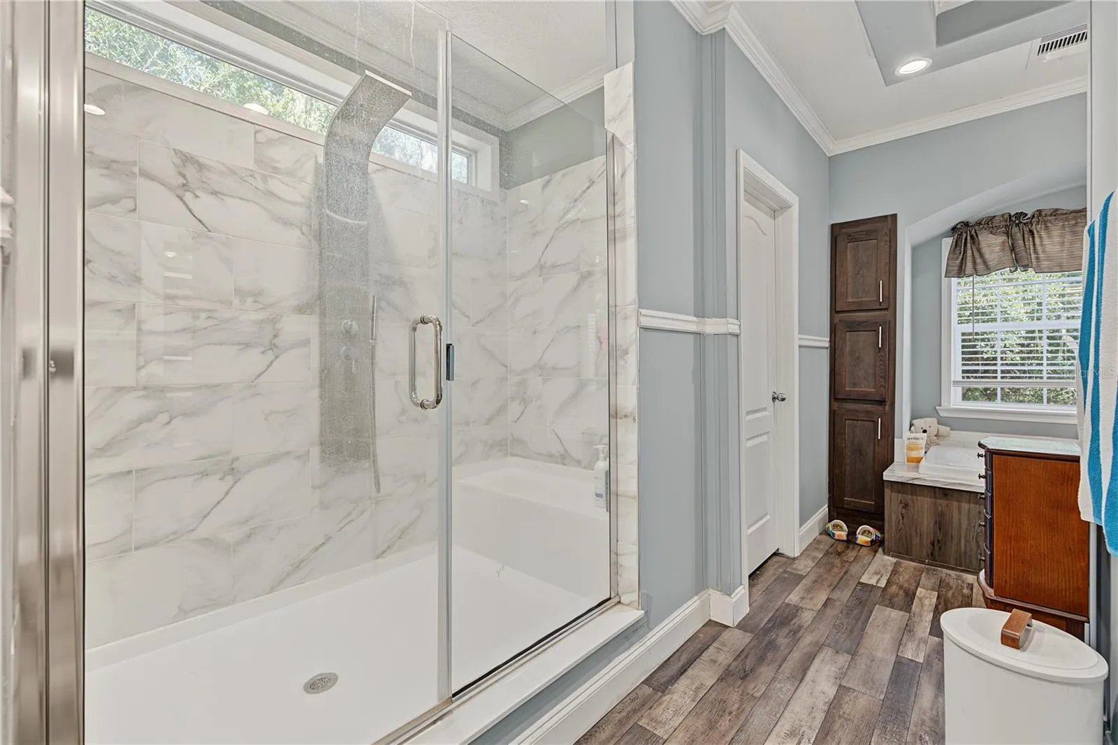 Primary Bathroom Glass Door Shower - 30436 Calle Lane