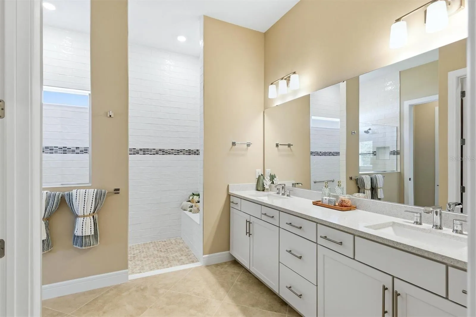 Double vanity