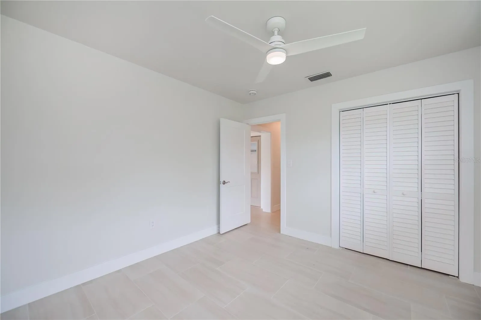 Guest bedroom 1