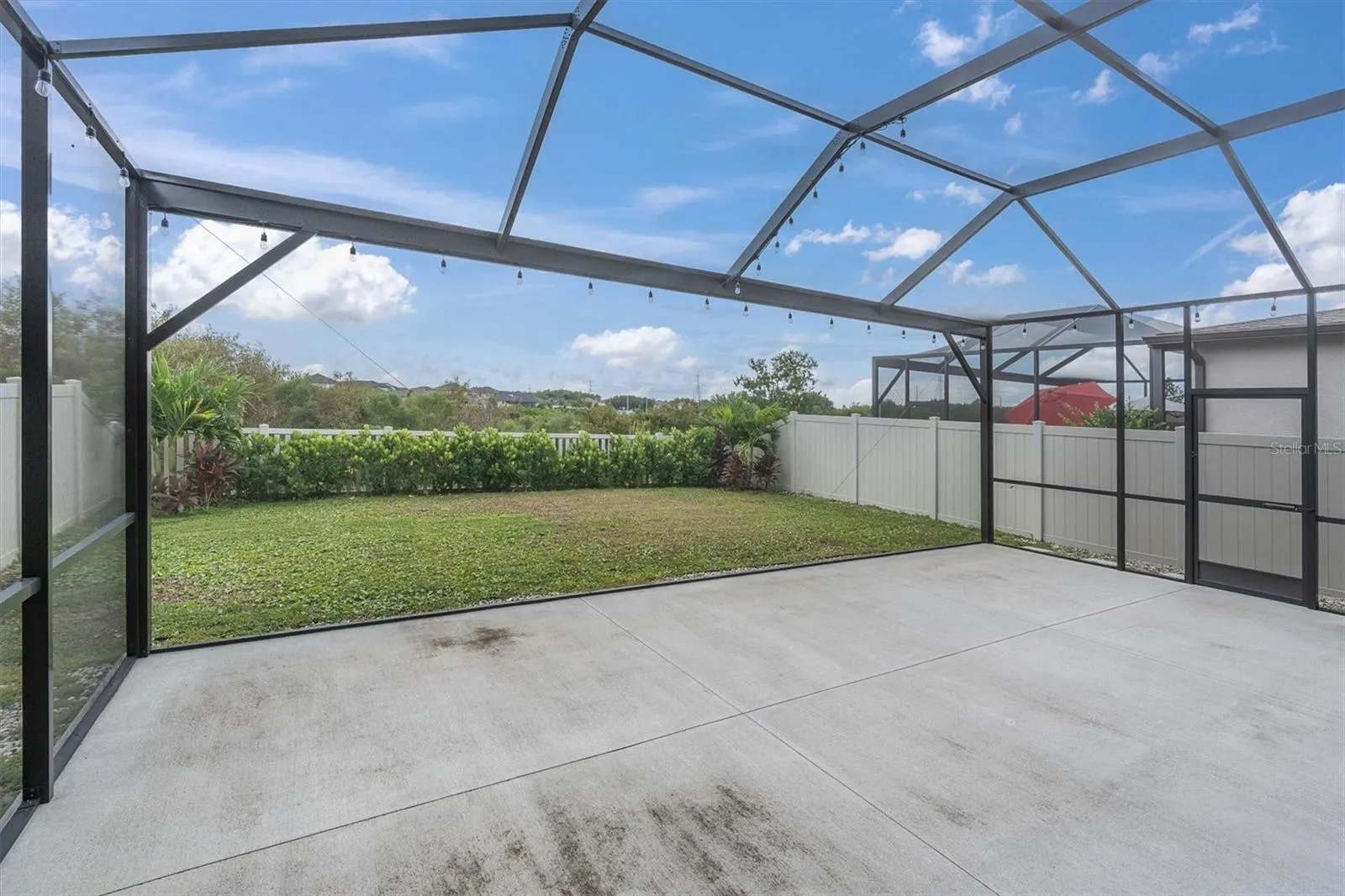 Oversized Lanai - Panoramic Screen