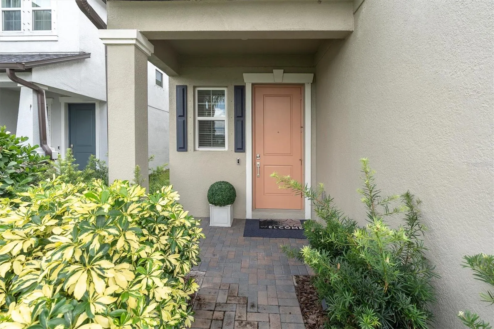 Paver driveway and entrance