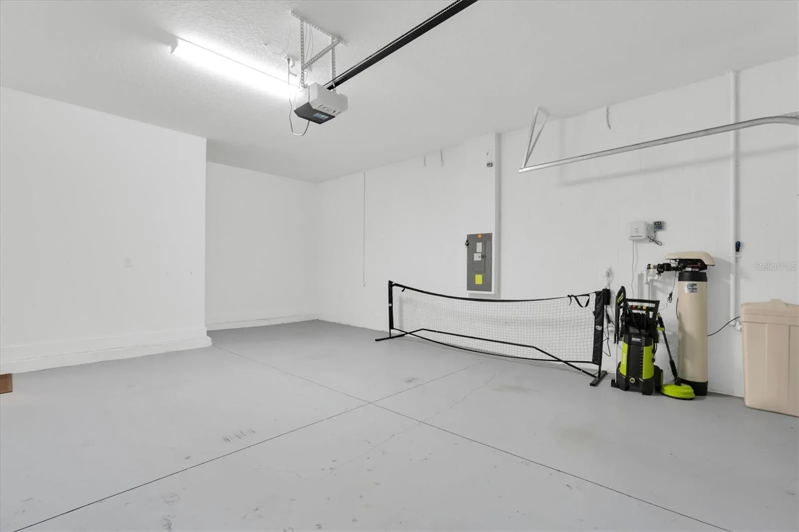 Spacious 2 Car Garage - Water Softener