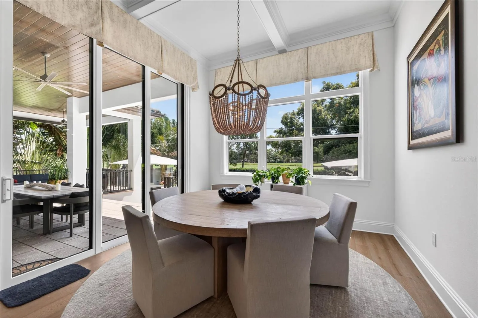 Light and Airy Breakfast Nook