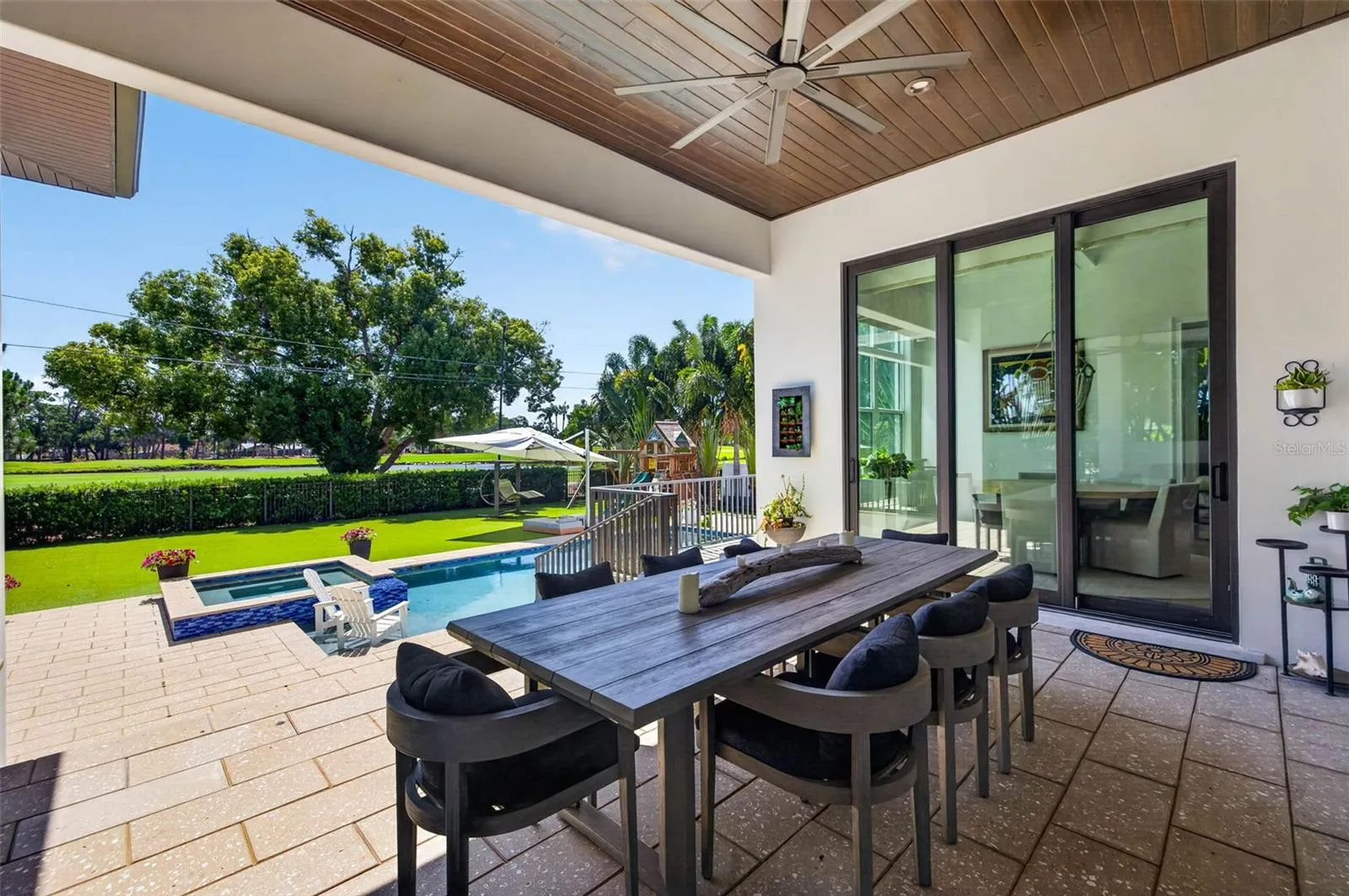 Seamless Indoor-Outdoor Living