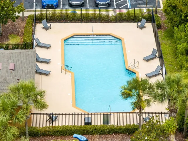Community pool