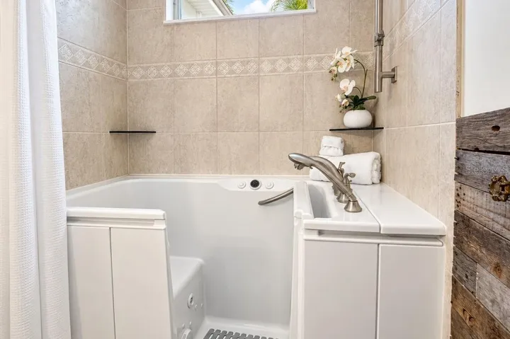 NEW Walk-in Tub