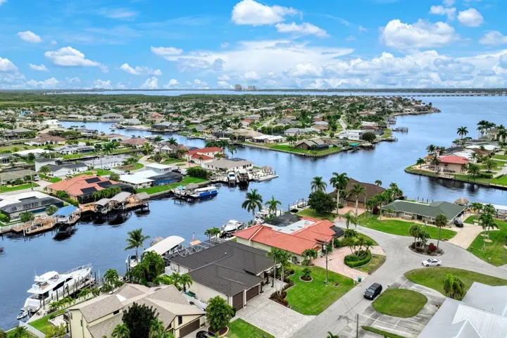 Ariel View - Minutes to Open Water