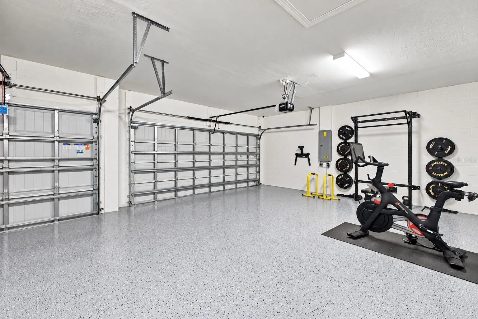 3 Car Garage