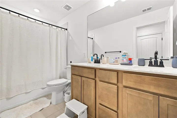 Guest Bathroom 2