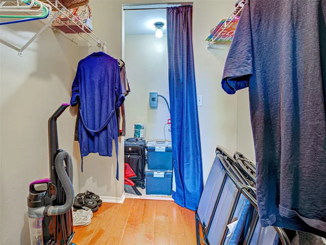 Walk in closet/ storage