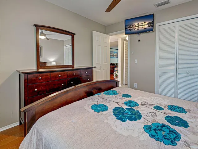 Second bedroom