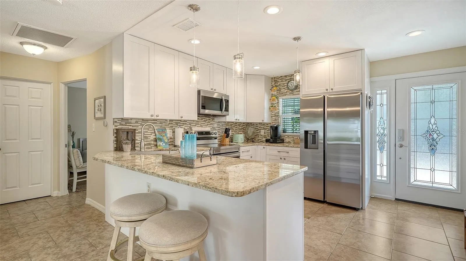 Kitchen - Breakfast Bar