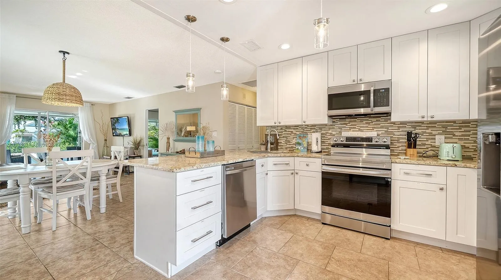 Front Entry into Kitchen