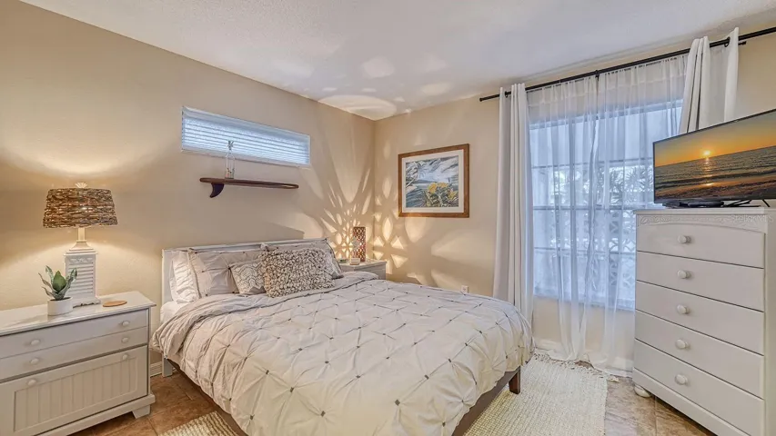 Guest Bedroom with Queen