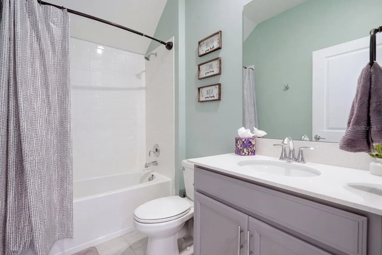 Guest Bathroom - Downstairs