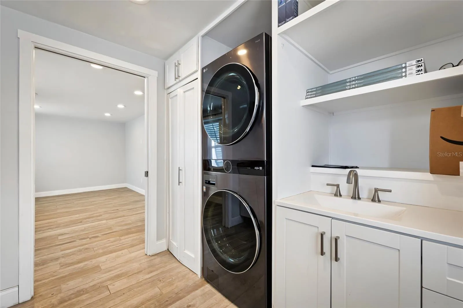 LAUNDRYROOM