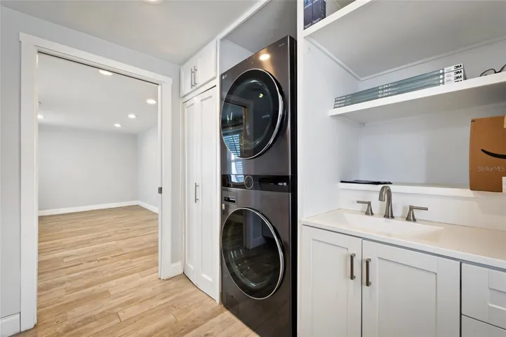 LAUNDRYROOM