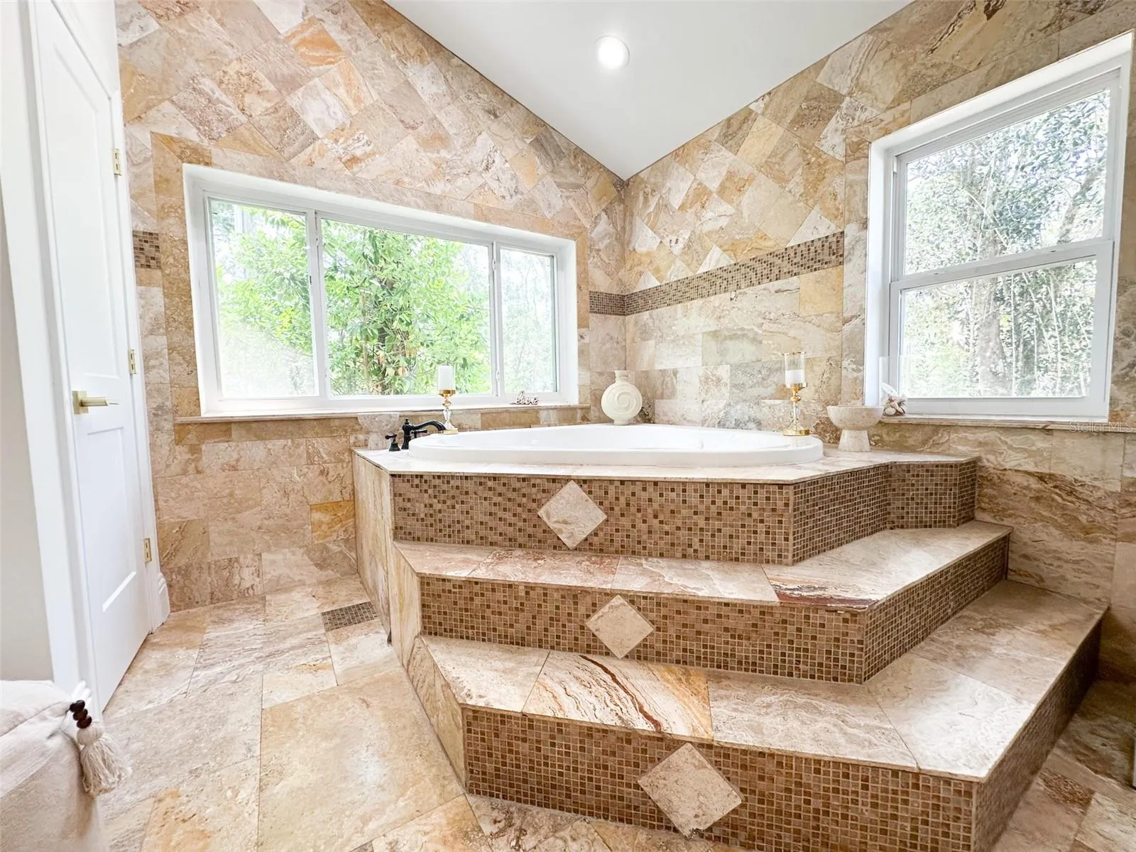 Master Bath Tub