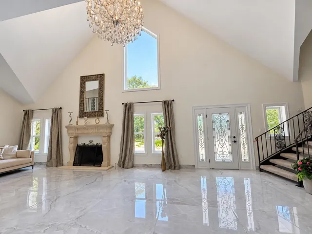 Front entry foyer