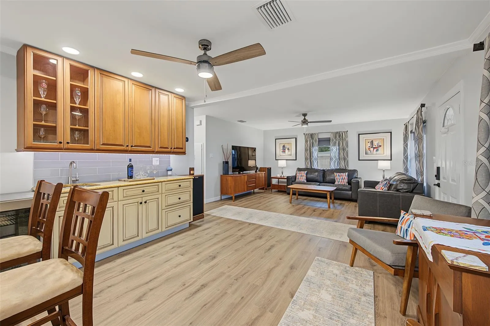 Coffee/ Bar Area