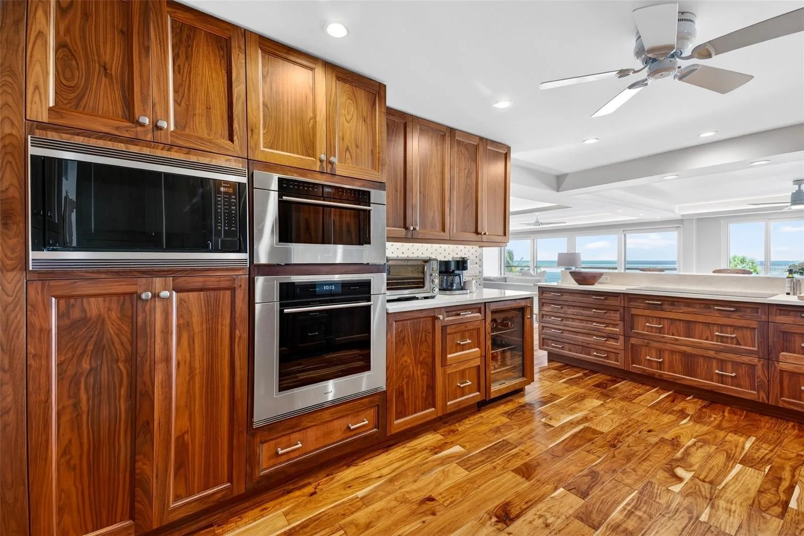 4708 Ocean Boulevard, unit E4