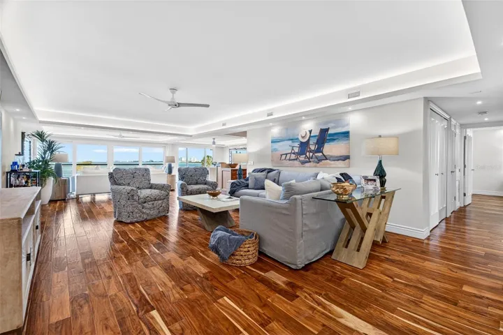 4708 Ocean Boulevard, unit E4