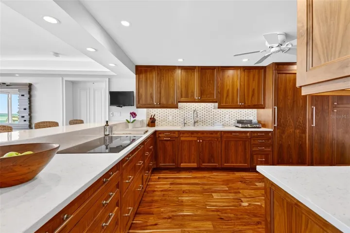 4708 Ocean Boulevard, unit E4