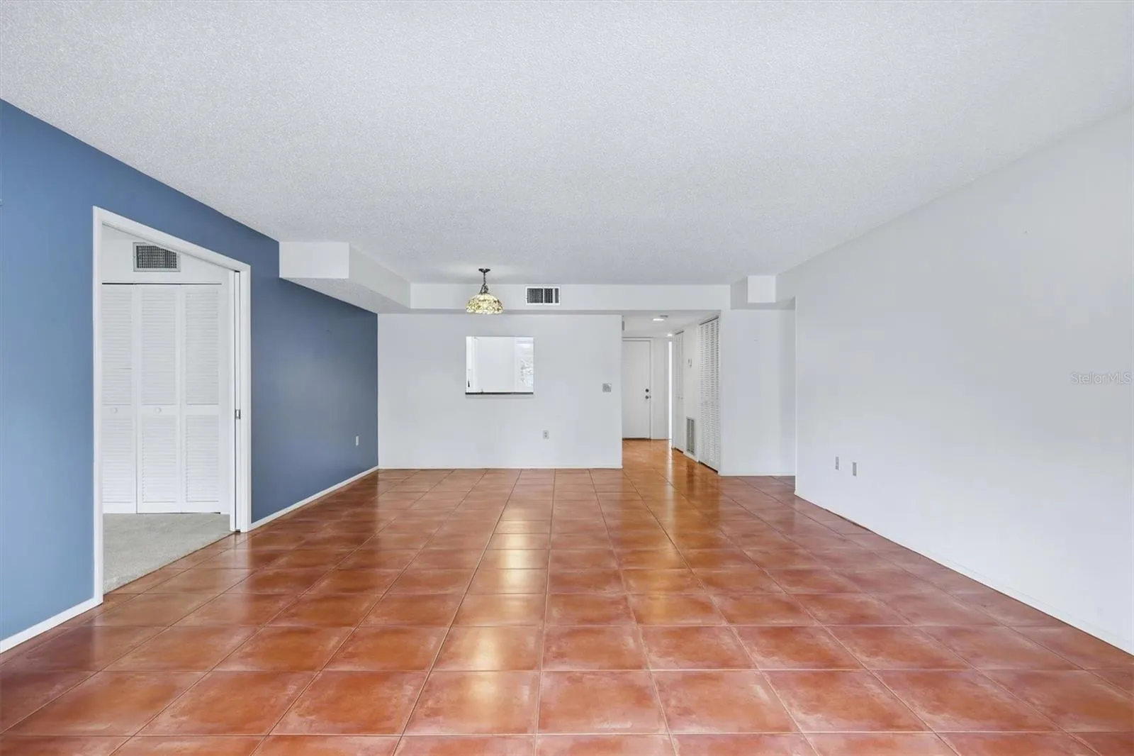 Living/Dining area